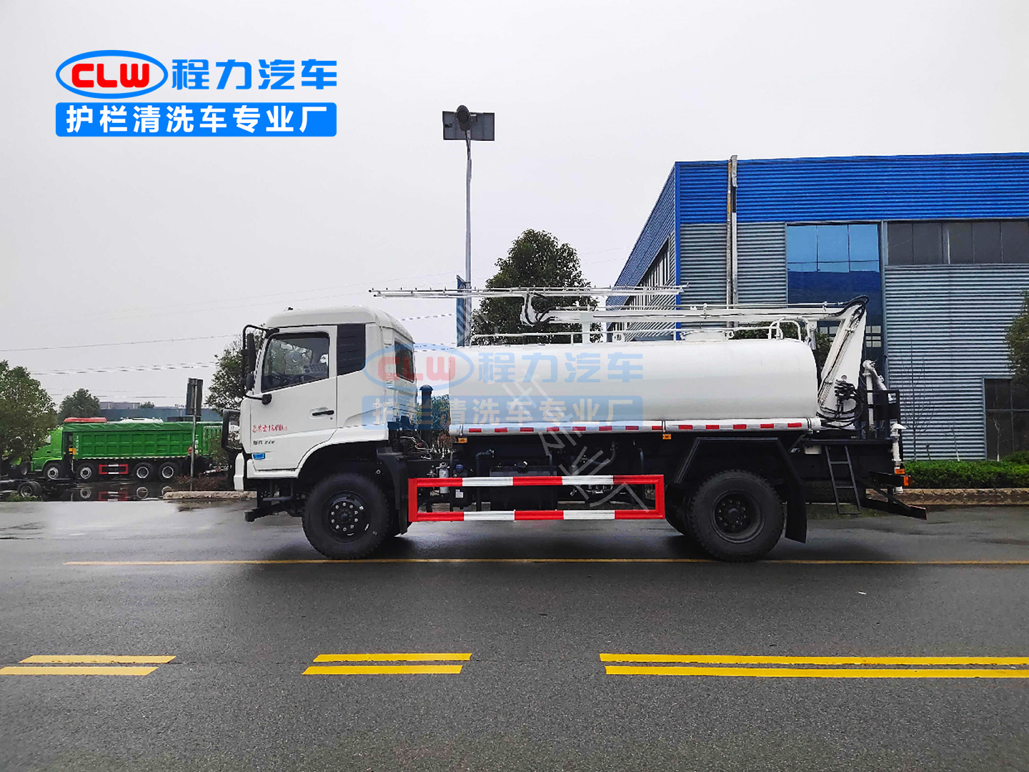 東風(fēng)天錦4驅(qū)灑水車加裝光伏板設(shè)備