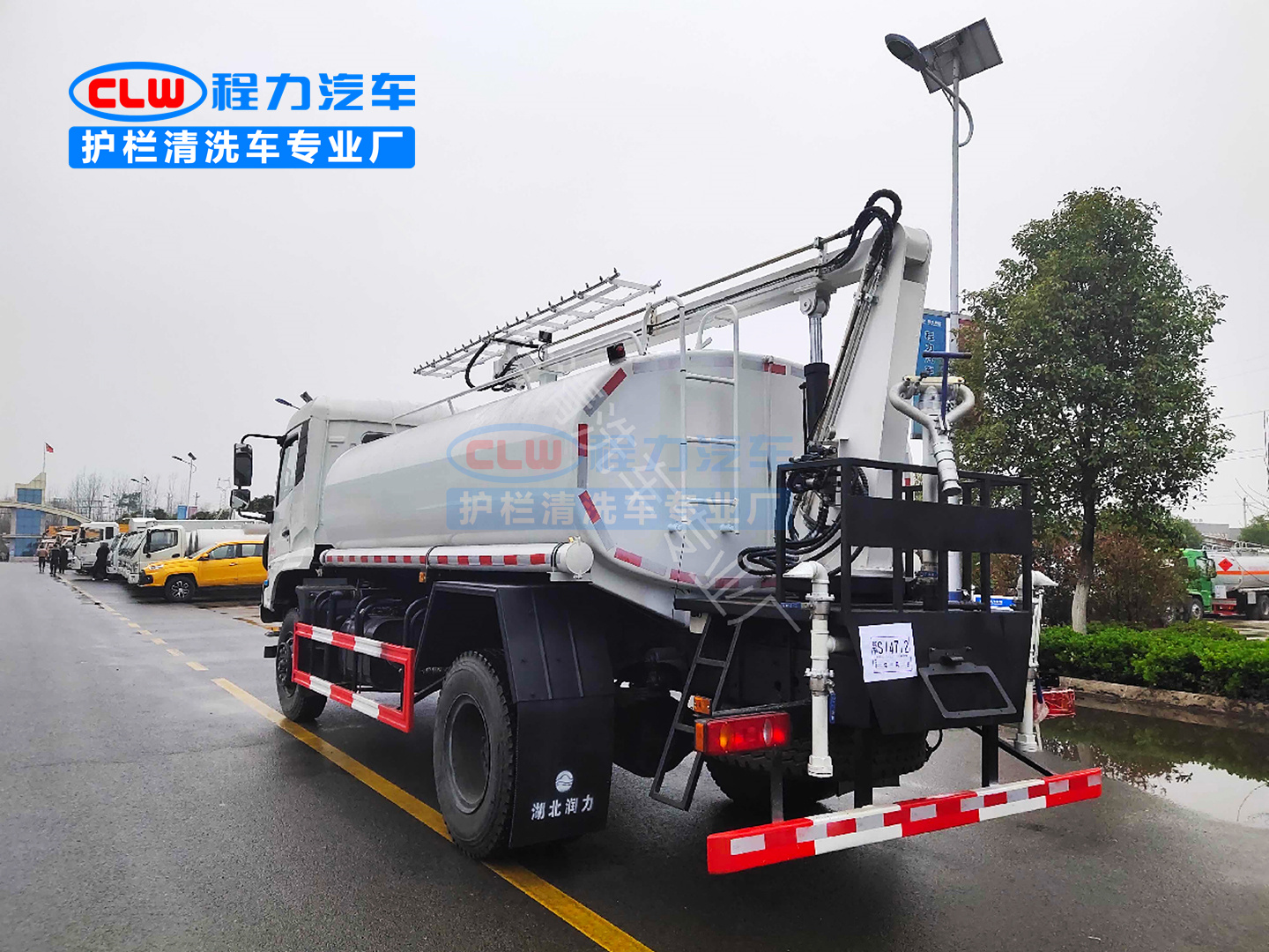 東風(fēng)天錦4驅(qū)灑水車加裝光伏板設(shè)備